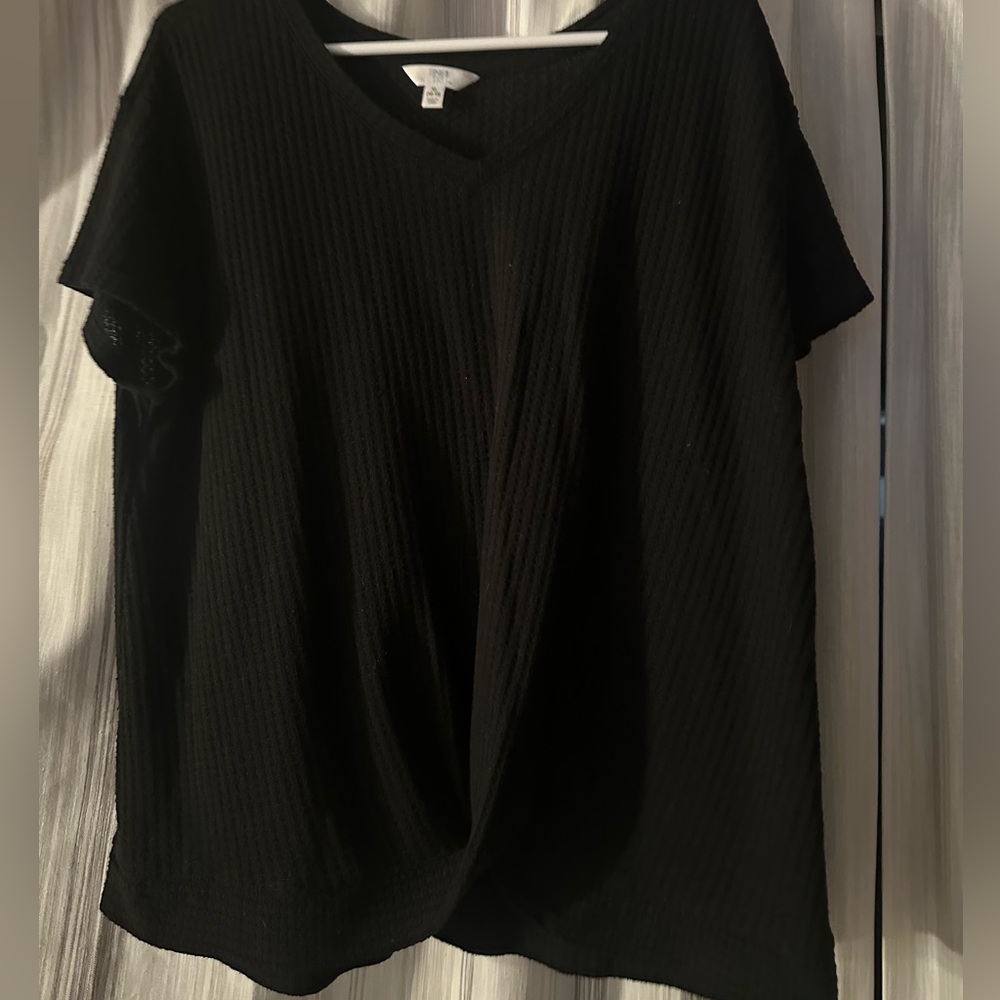 Women’s Black tshirt tru and time XL